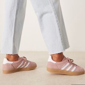 NWT Adidas Women's Gazelle Sneakers Size 7